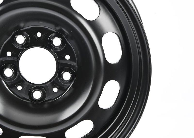 Колесный диск стальной Schwarz