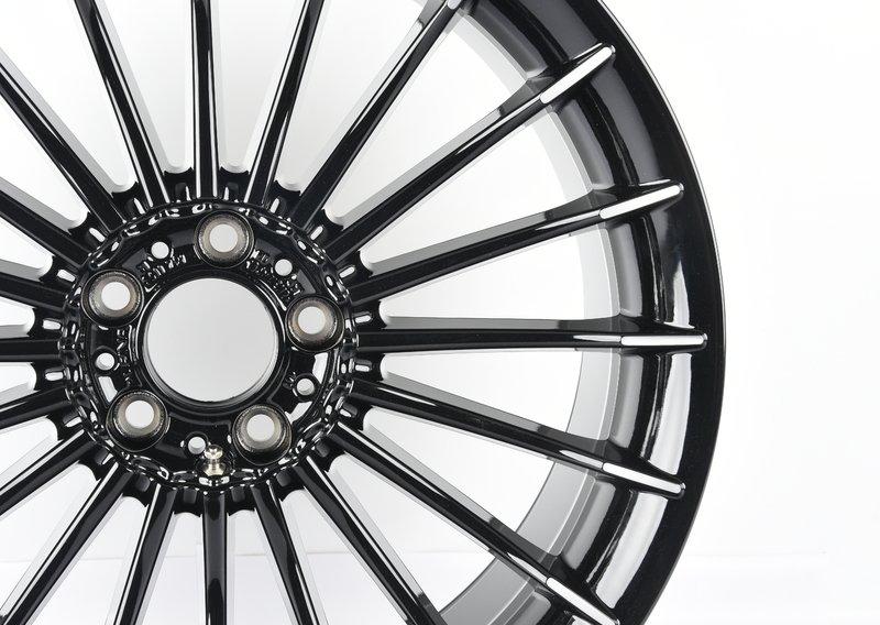 Колесный диск легкосплавный Schwarz