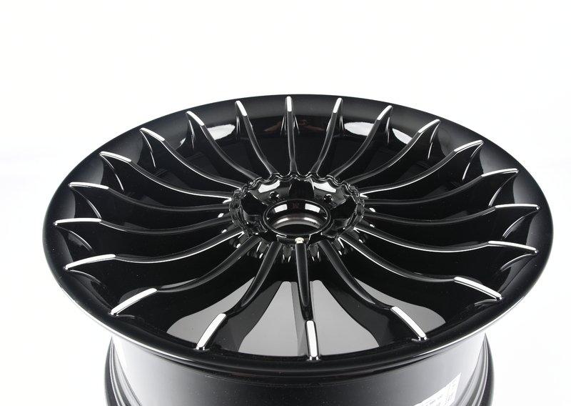 Колесный диск легкосплавный Schwarz