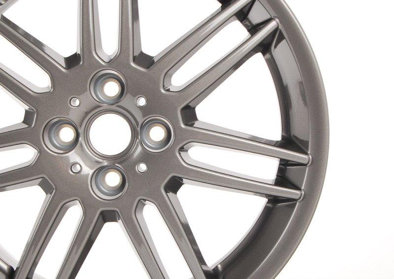 Легкосплавный диск серый металлик