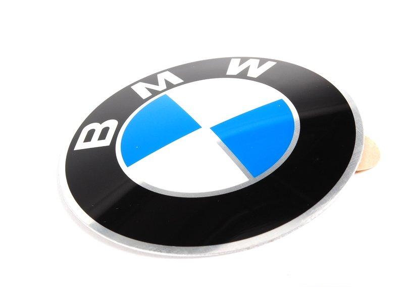 Эмблема фирмы BMW с клеящейся пленкой