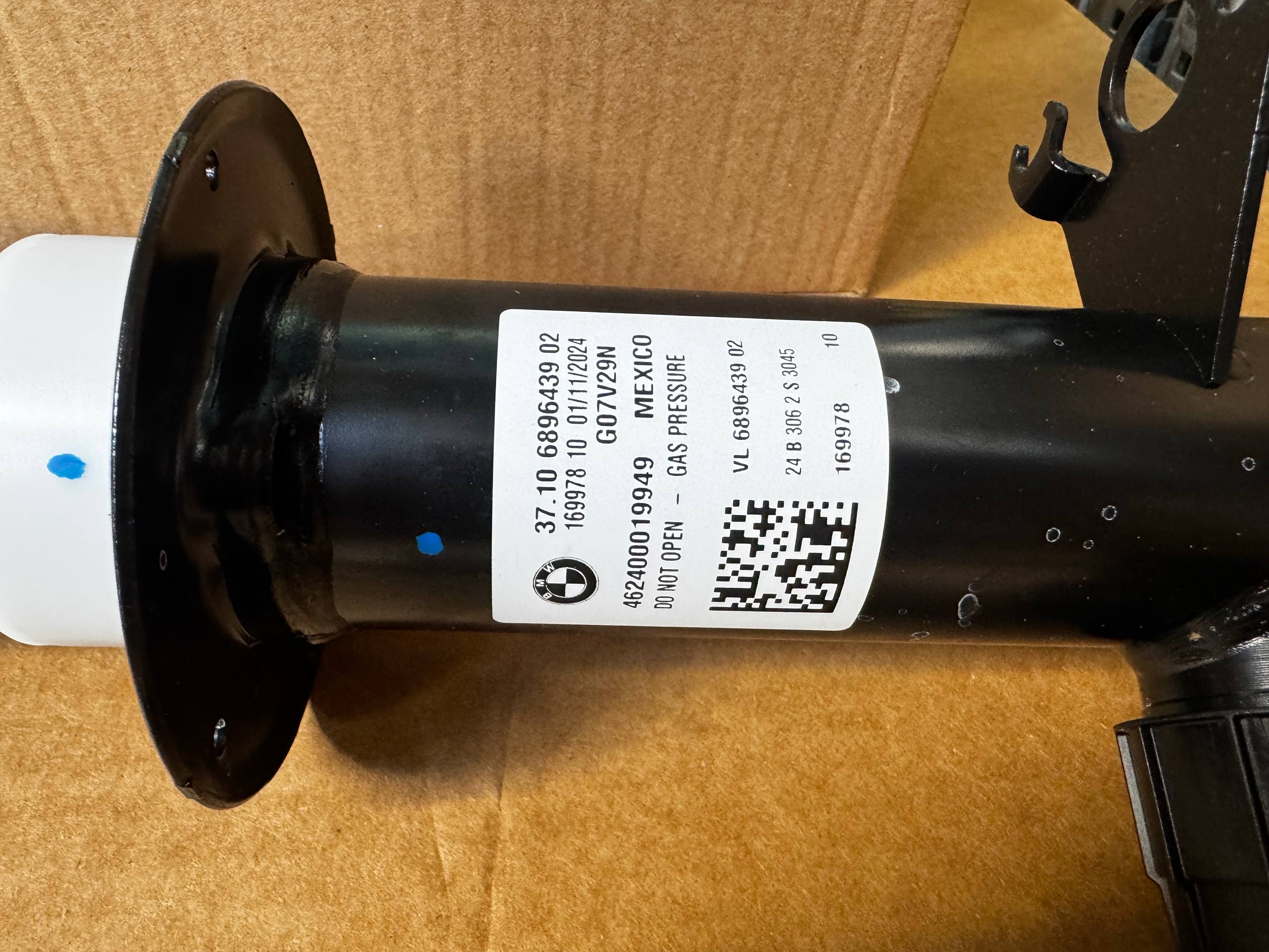 G05/G06 передний левый амортизатор M VDC
