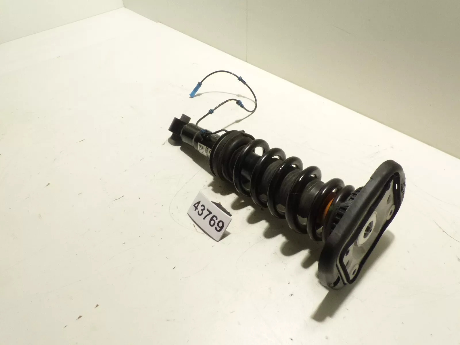 F95/F96 амортизатор задний правый