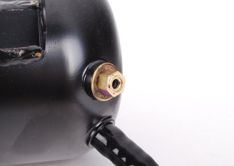 Воздушный резервуар с трубопроводом П