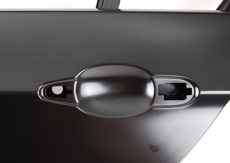 Левая задняя дверь