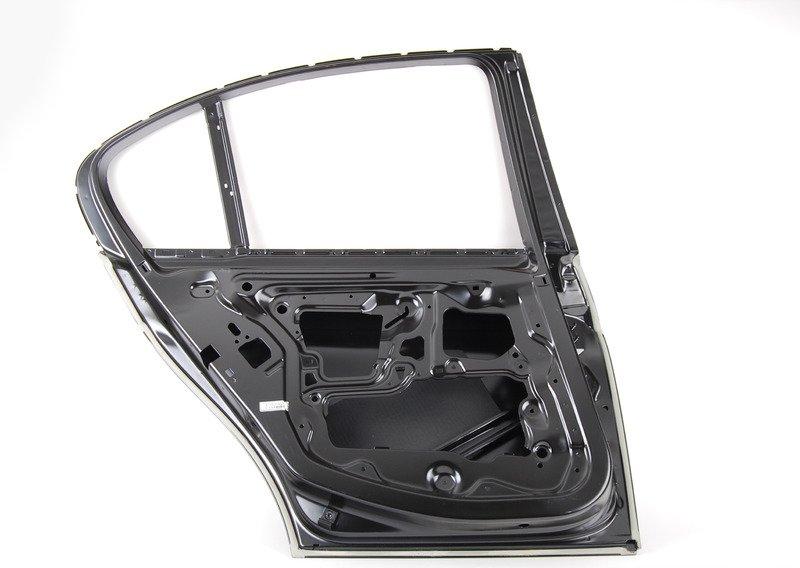 Левая задняя дверь