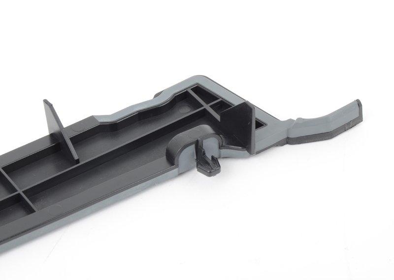 Фасонная деталь полки брызговика Л