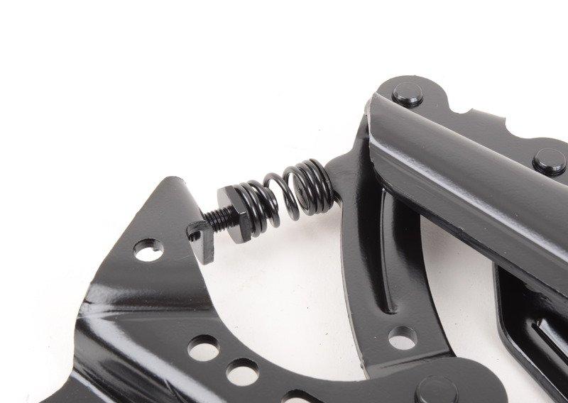 Петля капота Л