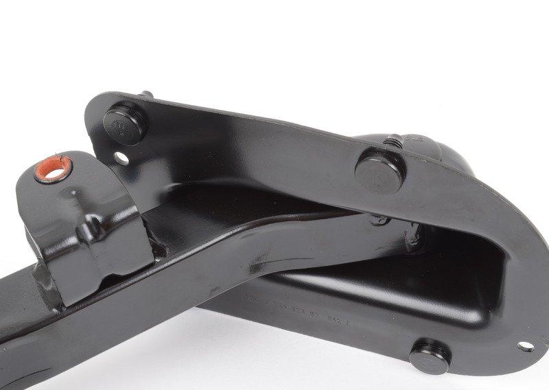 Петля багажной двери Л