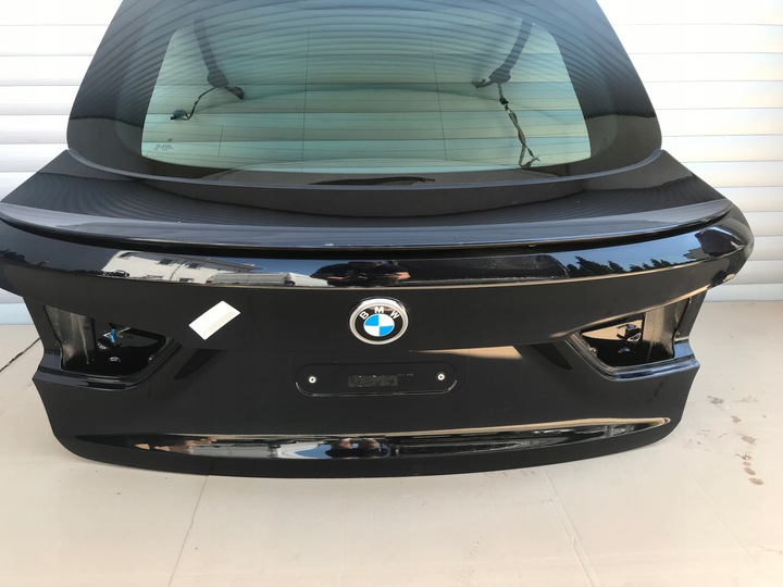 F16 крышка багажной двери