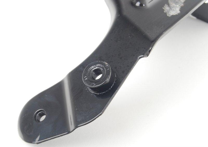 Кронштейн крыла Л