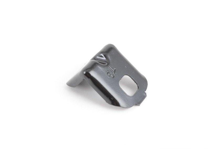 Кронштейн крыла на передней стойке