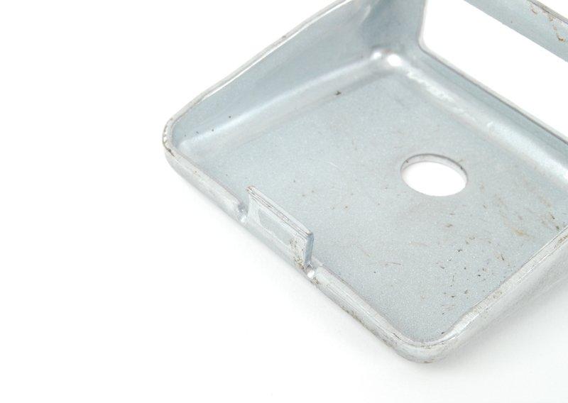 Крепление кронштейна радиатора