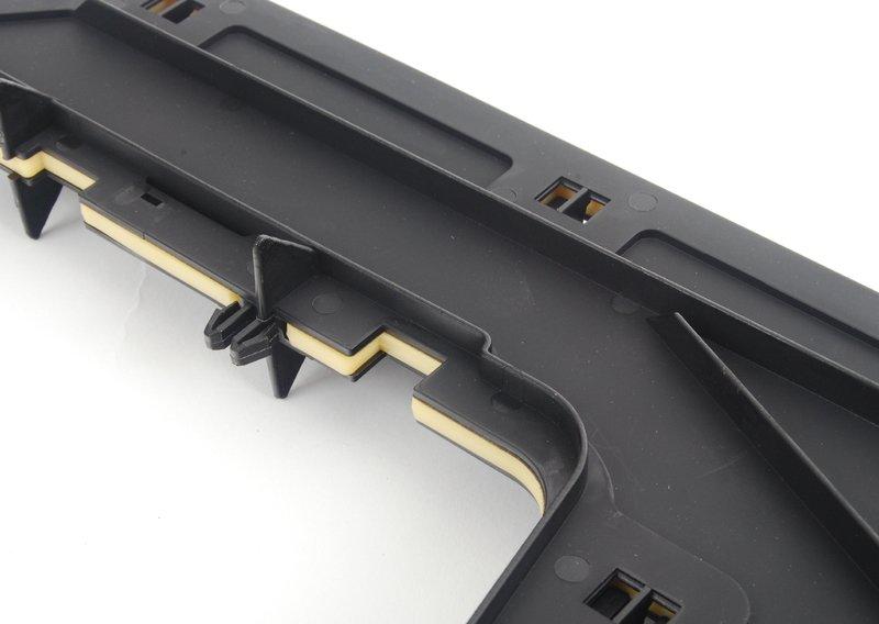 Фасонная деталь центральной стойки Наруж