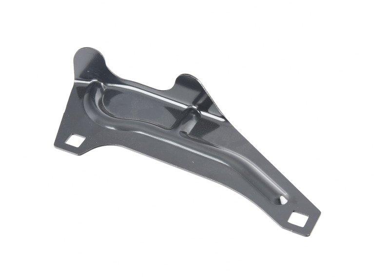 Кронштейн крыла на пороге Л