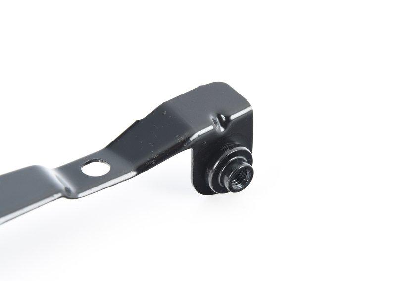 Кронштейн крыла на передней стойке Л