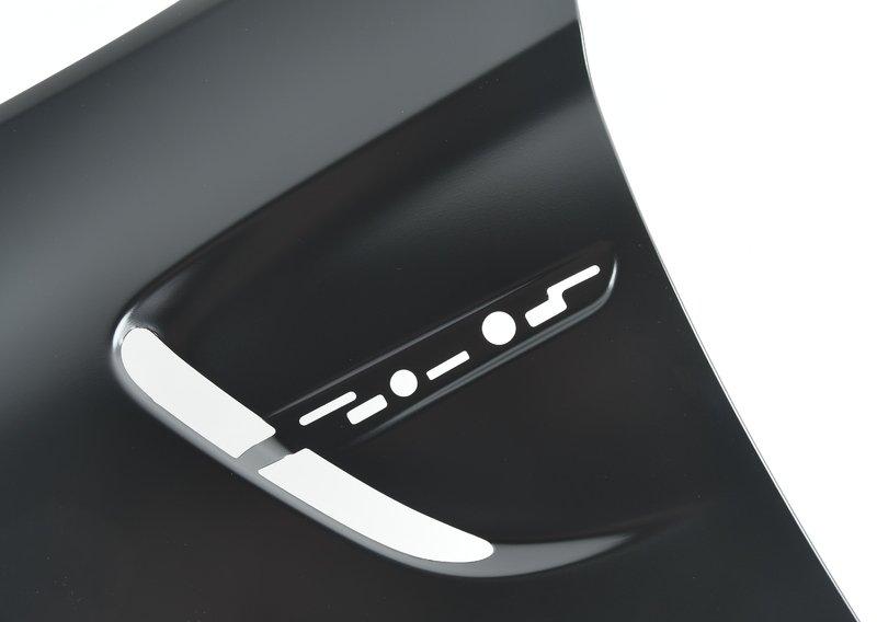 F82 крыло левое переднее