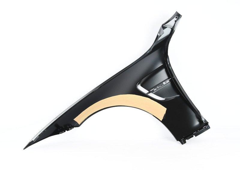 F82 крыло правое переднее