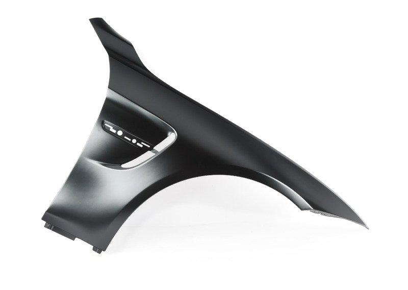 F82 крыло правое переднее