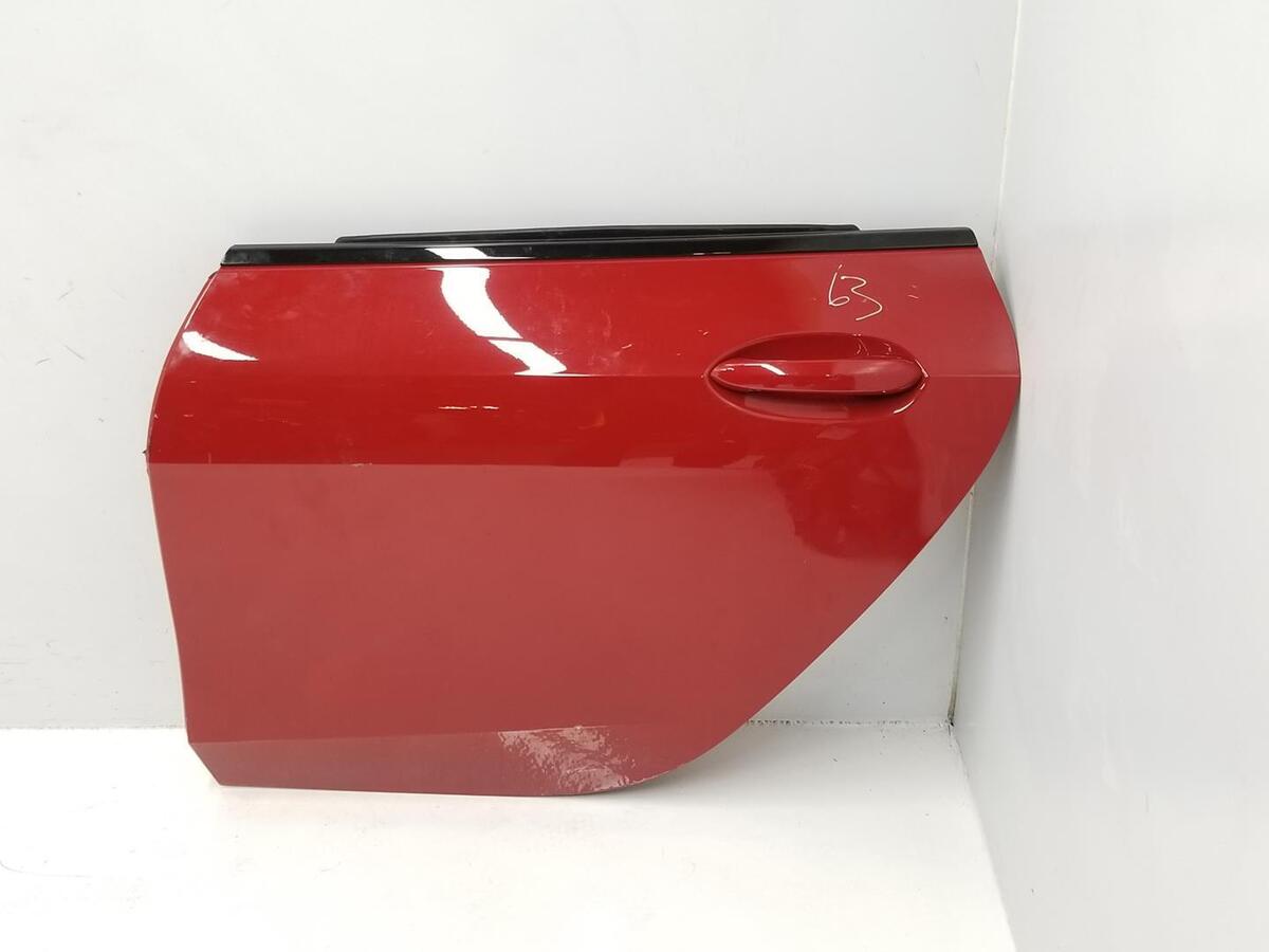 F44 левая задняя дверь