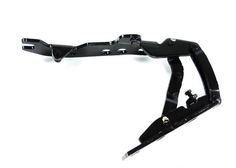 Петля капота Л