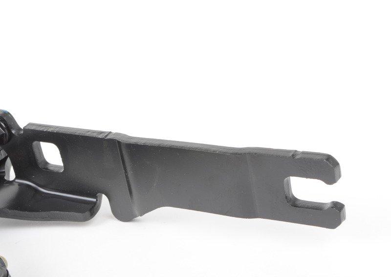 Петля капота Л