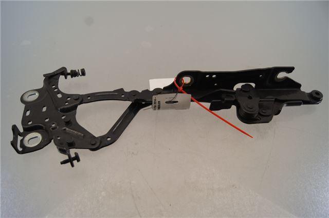 F56/F66 Петля капота Л