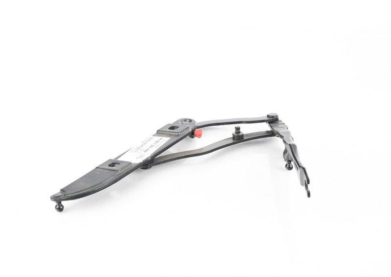 Петля багажной двери Л