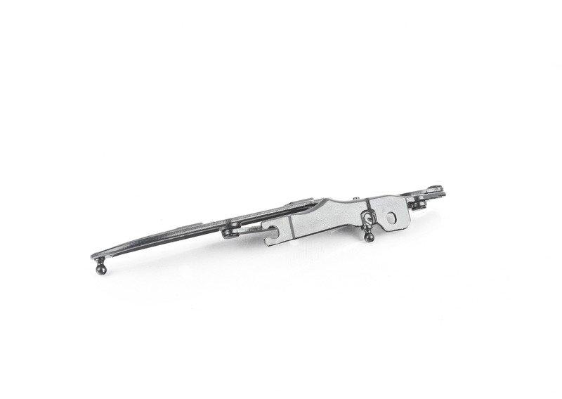 Петля багажной двери Л