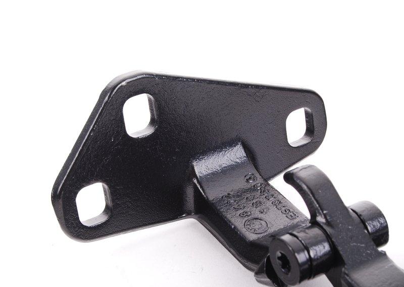 Петля нижней багажной двери