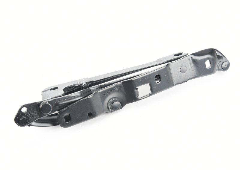 Петля багажной двери Л