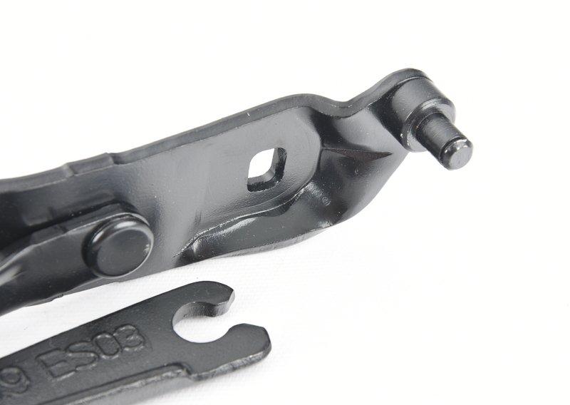 Петля багажной двери Л