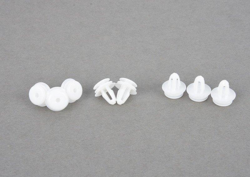 К-т креплений обшивки багажной двери