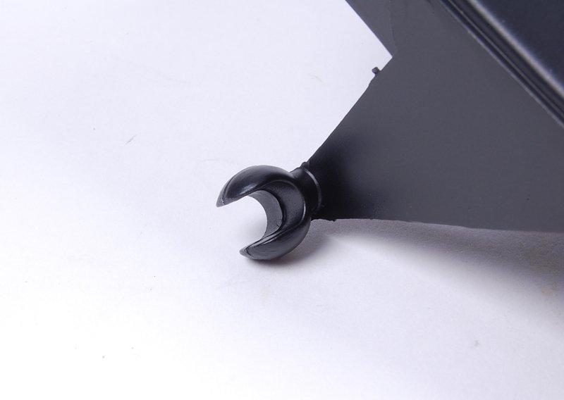 Щиток проема для противотуманной фары Л