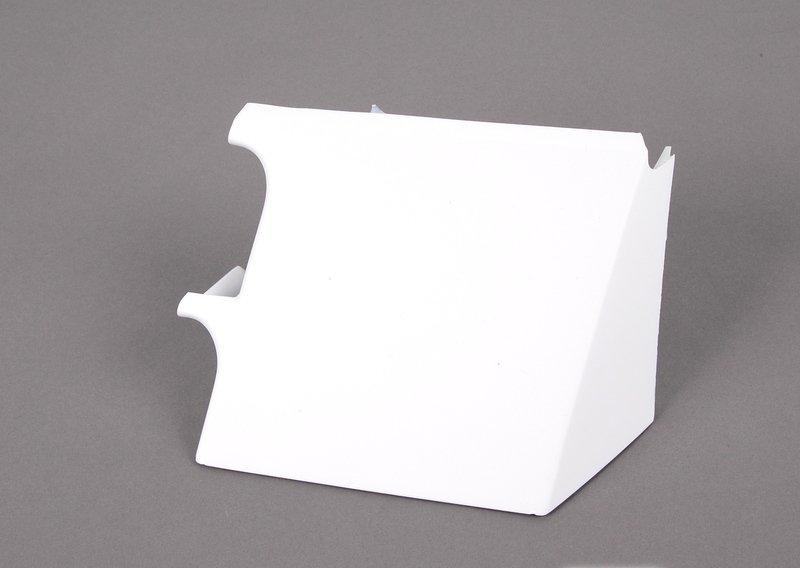 E34 щиток правый переднего бампера