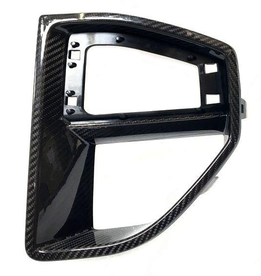 Карбоновая вставка в бампер Л