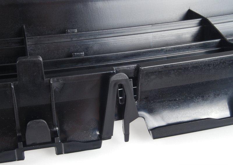 Передняя декоративная решетка