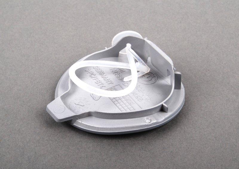 Крышка буксирной проушины загрунтов.