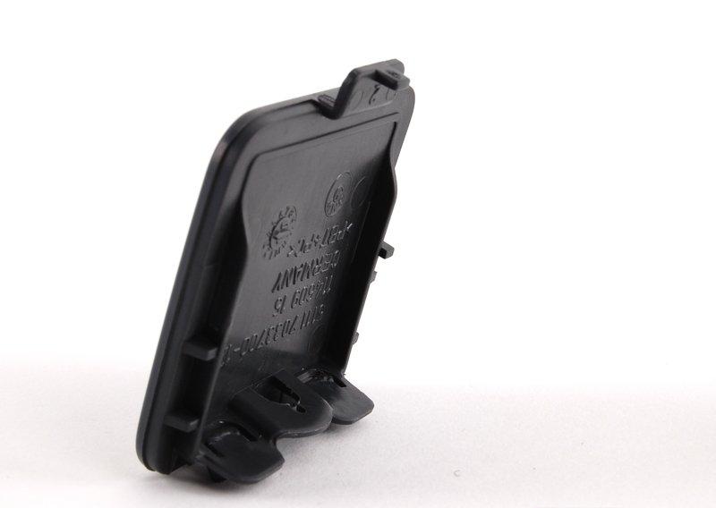 Крышка буксирной проушины загрунтов.