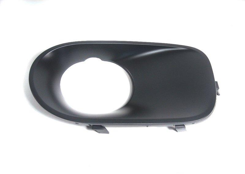 Накладка противотуманной фары загрунт. Л