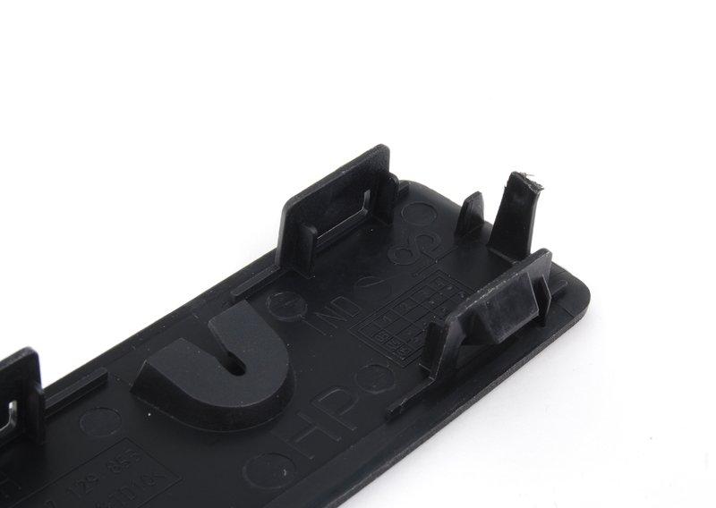 Крышка буксирной проушины Л