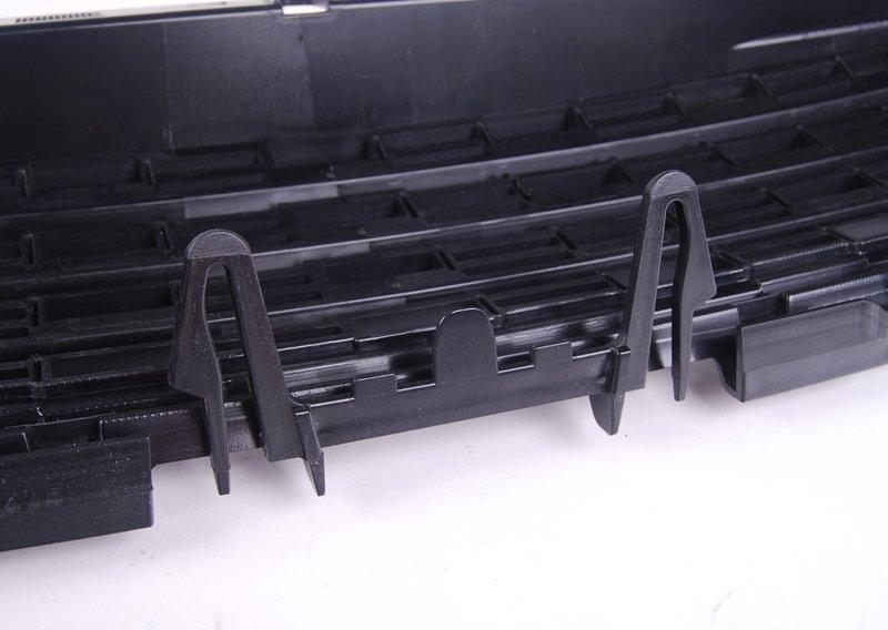 Передняя декоративная решетка