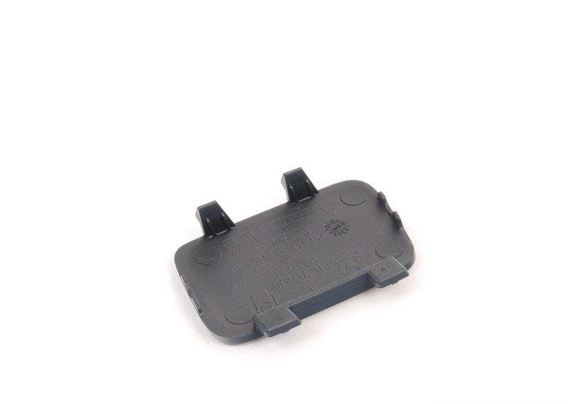 Крышка буксирной проушины загрунтов.