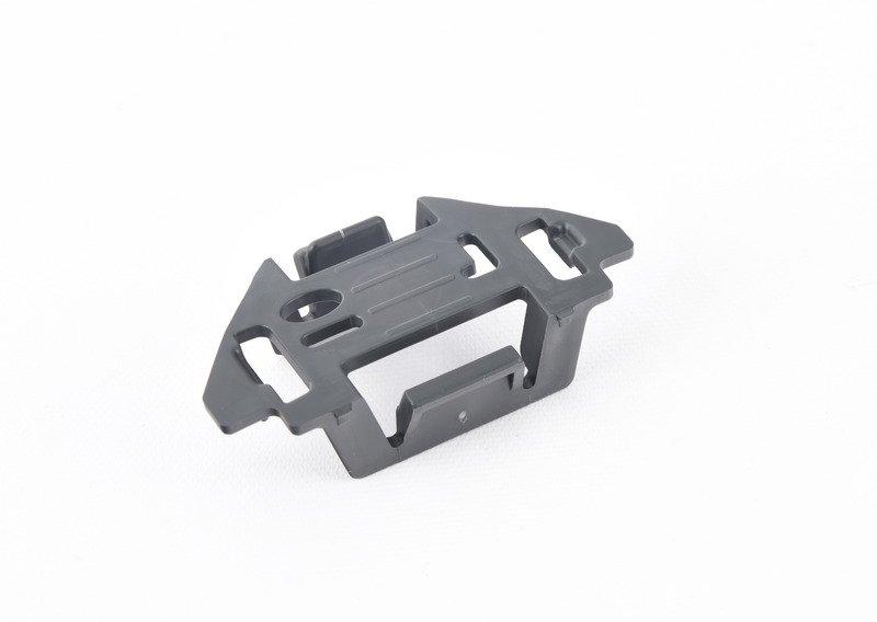 F10 Заглушка переднего бампера Л