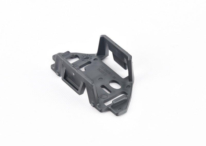 F10 Заглушка переднего бампера Л