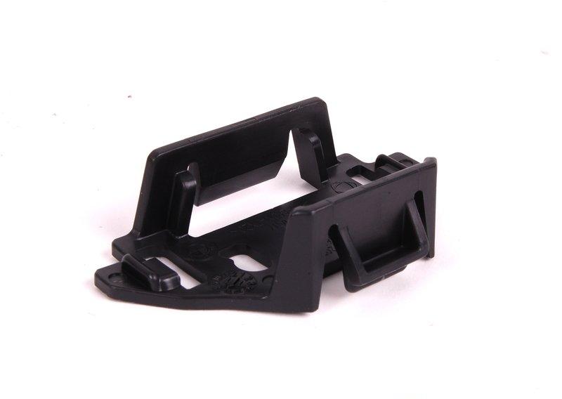 F10 Заглушка переднего бампера Пр