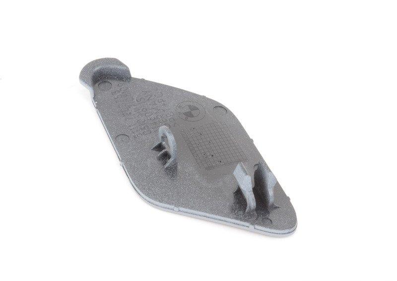 Крышка буксирной проушины загрунтов.