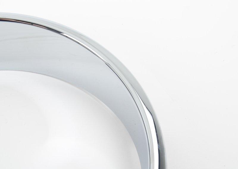 Декоративное кольцо передней фары правой