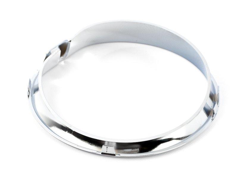 Декоративное кольцо передней фары левой