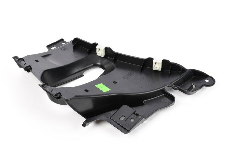 G05 крепление переднего бампера левое